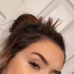 Meet your Posher, Joelle